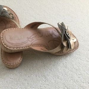 Born gold sandals size  6